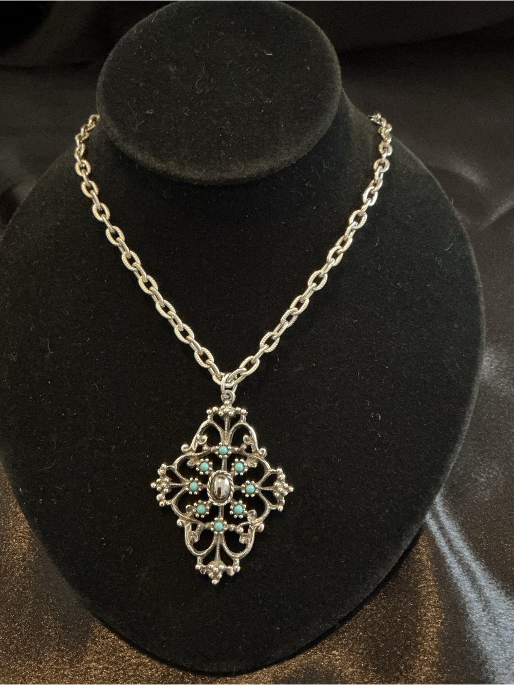 Vintage Avon Mirabella Faux Turquoise and Hematite Pendant Necklace